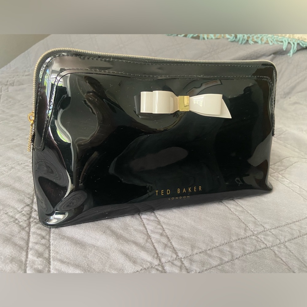 (NWOT) Ted Baker London black Calgary’s bag
Beauty bag - Picture 3 of 14
